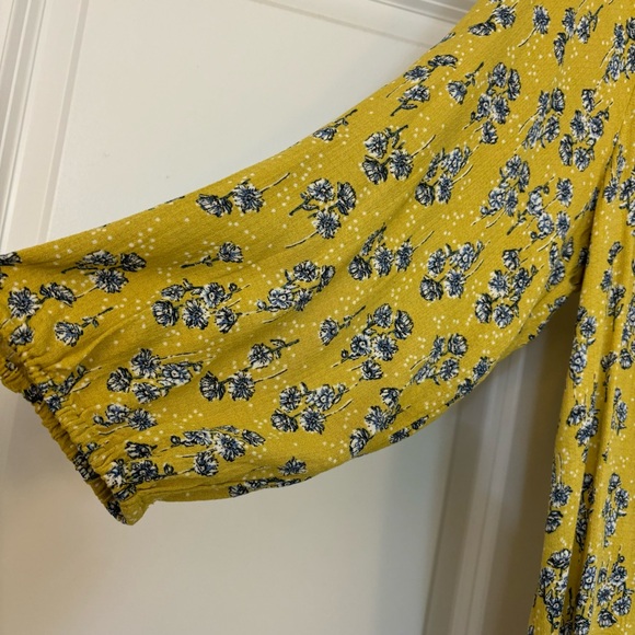Jones of New York yellow, mustard and blue and white floral blouse! - Picture 2 of 13